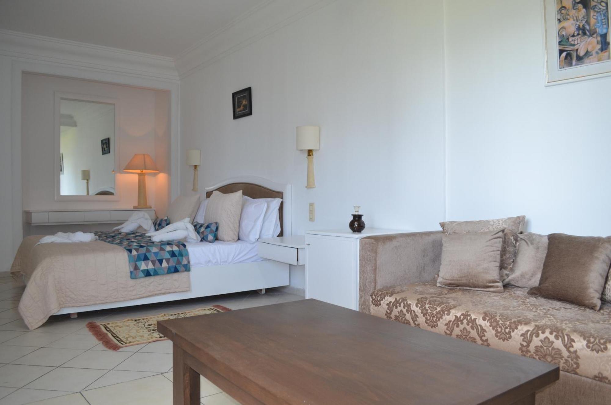 Triple Room with Sea View