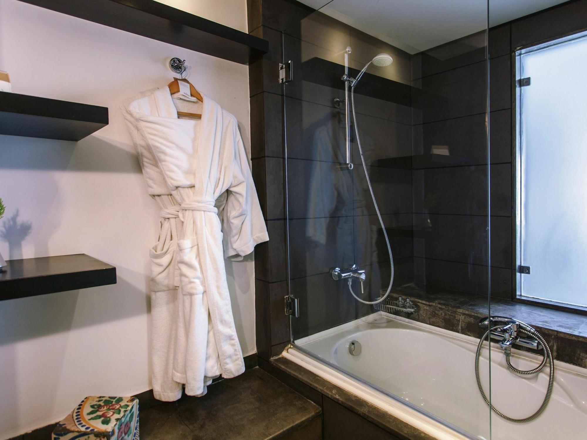 Deluxe Twin Room Pool View